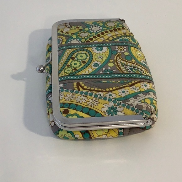 Vera Bradley cosmetic case in lemon parfait EUC - Picture 6 of 10